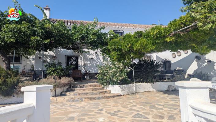 Image No.7-6 Bed Country Property for sale