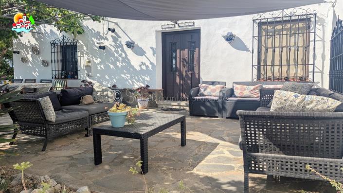 Image No.8-6 Bed Country Property for sale