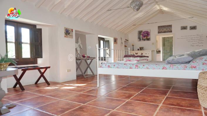 Image No.15-6 Bed Country Property for sale