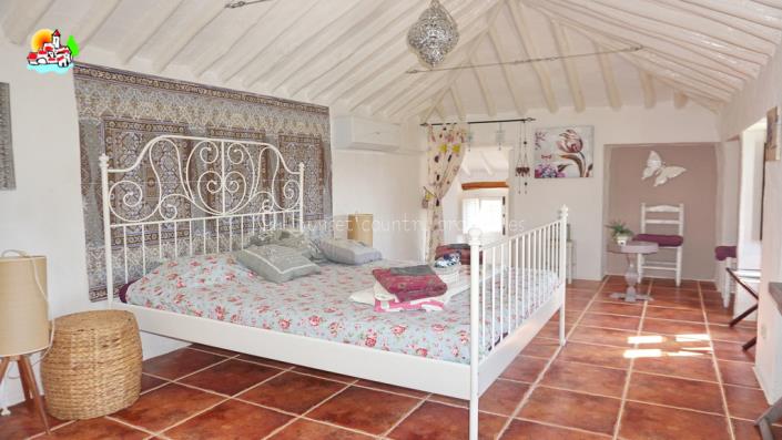 Image No.19-6 Bed Country Property for sale