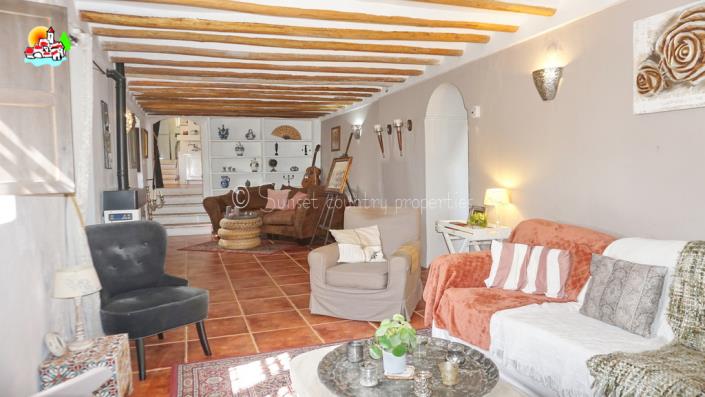 Image No.20-6 Bed Country Property for sale