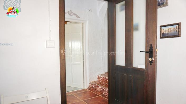 Image No.28-6 Bed Country Property for sale