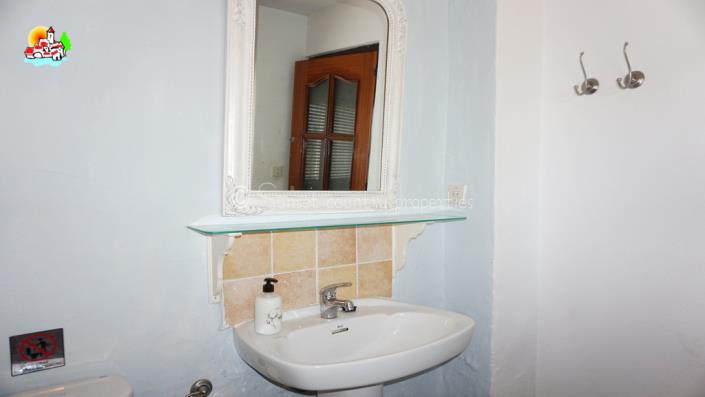 Image No.31-6 Bed Country Property for sale