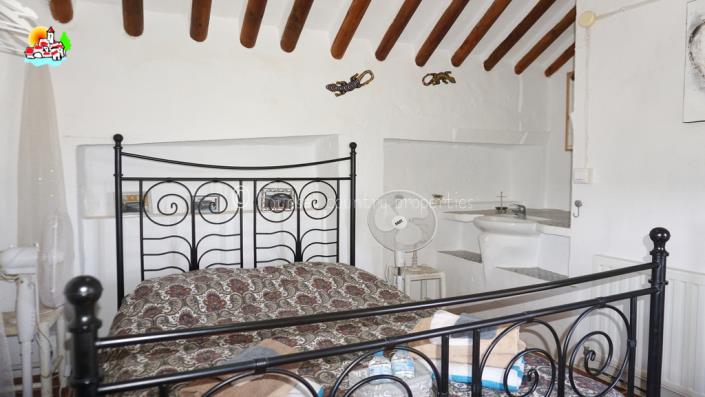 Image No.38-6 Bed Country Property for sale