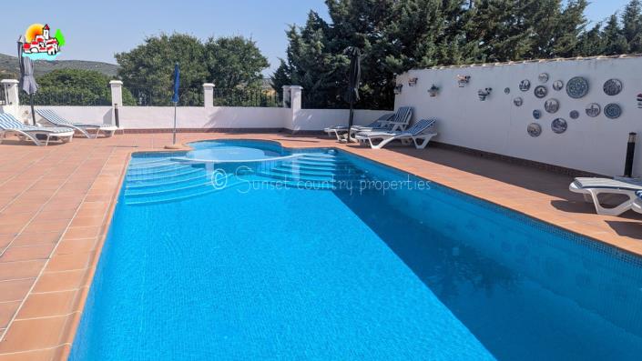 Image No.44-6 Bed Country Property for sale