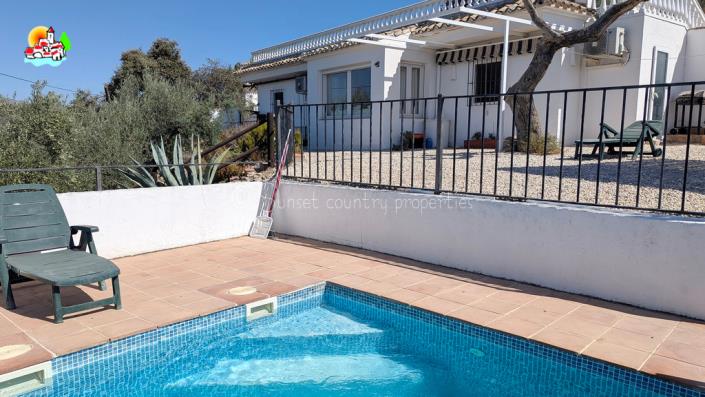 Image No.4-6 Bed Country Property for sale