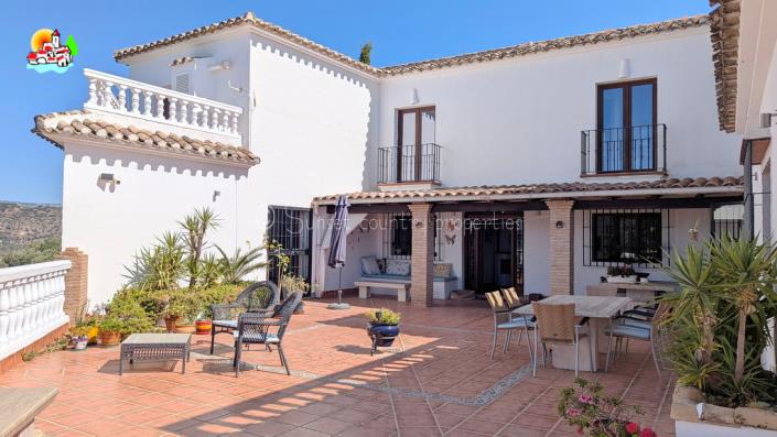 Image No.7-6 Bed Country Property for sale