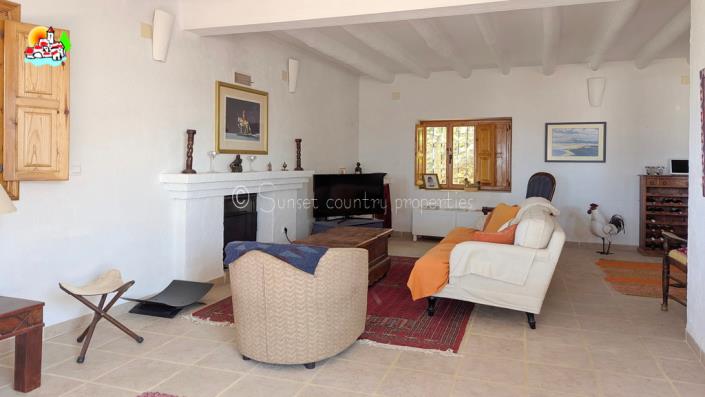 Image No.11-6 Bed Country Property for sale