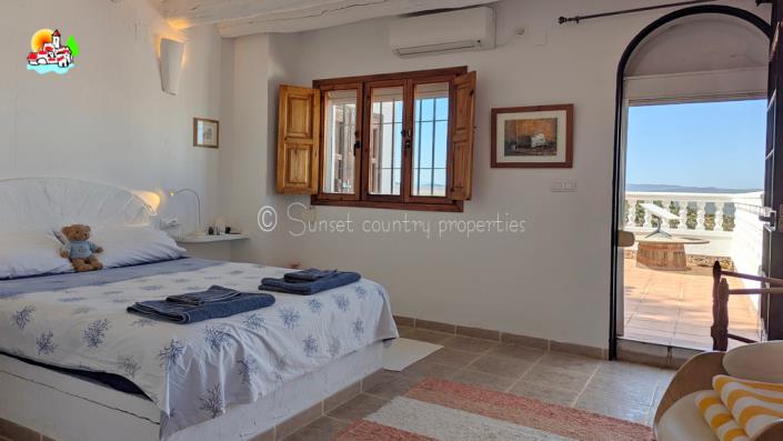 Image No.32-6 Bed Country Property for sale