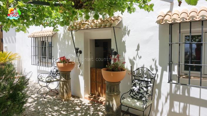 Image No.7-3 Bed Country Property for sale