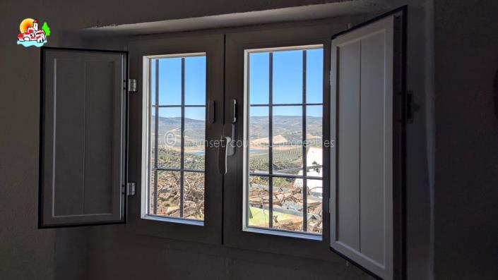 Image No.42-3 Bed Country Property for sale