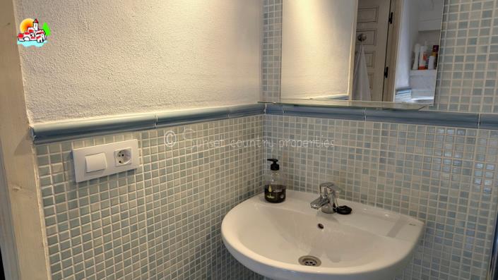 Image No.53-3 Bed Country Property for sale