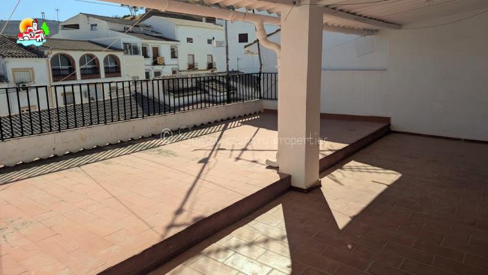 Image No.10-3 Bed Flat for sale