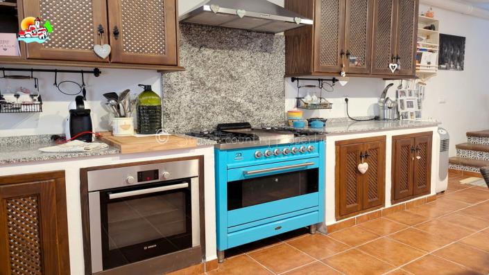 Image No.10-9 Bed Country Property for sale