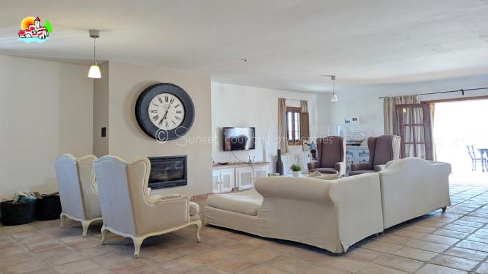 Image No.14-9 Bed Country Property for sale