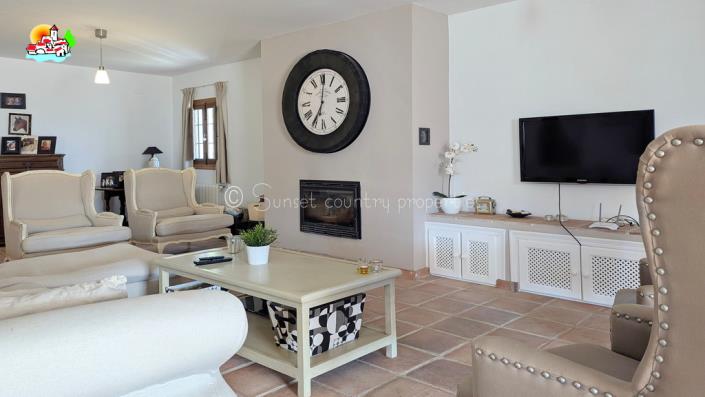 Image No.21-9 Bed Country Property for sale