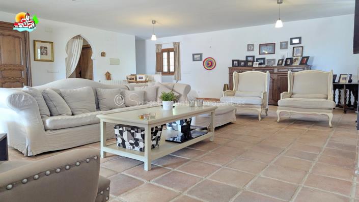 Image No.22-9 Bed Country Property for sale