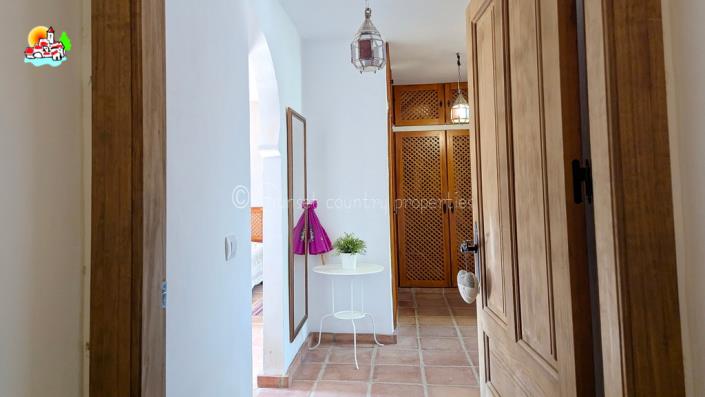 Image No.25-9 Bed Country Property for sale