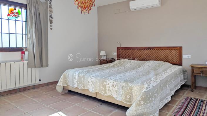 Image No.27-9 Bed Country Property for sale