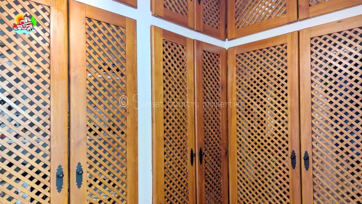 Image No.32-9 Bed Country Property for sale