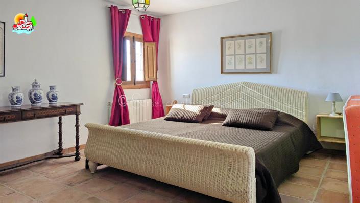 Image No.43-9 Bed Country Property for sale