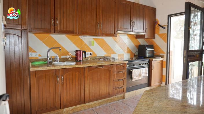 Image No.12-3 Bed Country Property for sale