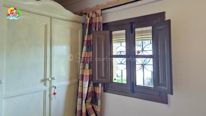 Image No.23-3 Bed Country Property for sale