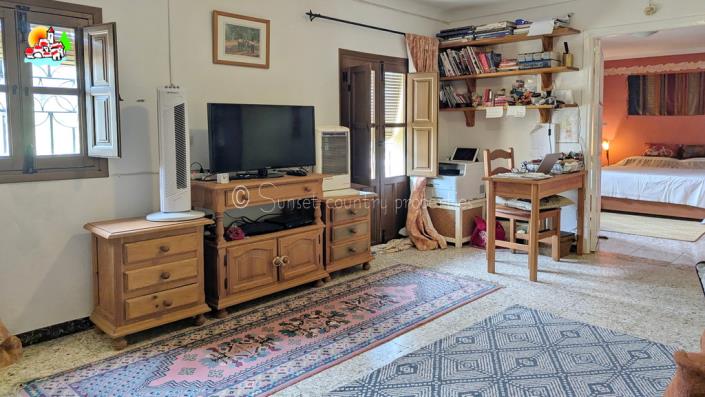 Image No.26-3 Bed Country Property for sale