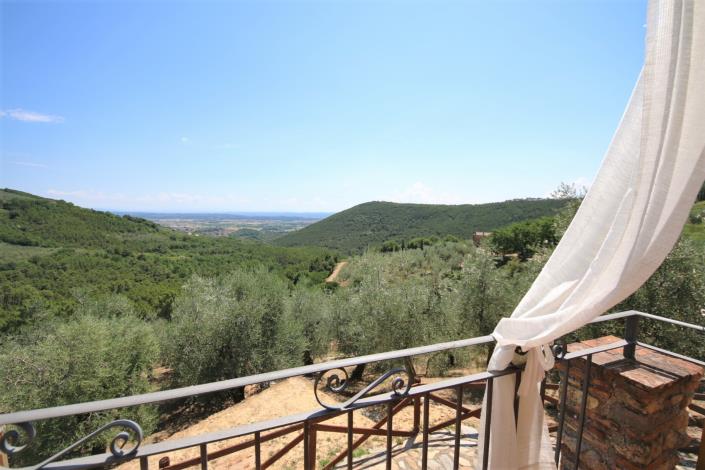 Image No.5-8 Bed Country House for sale