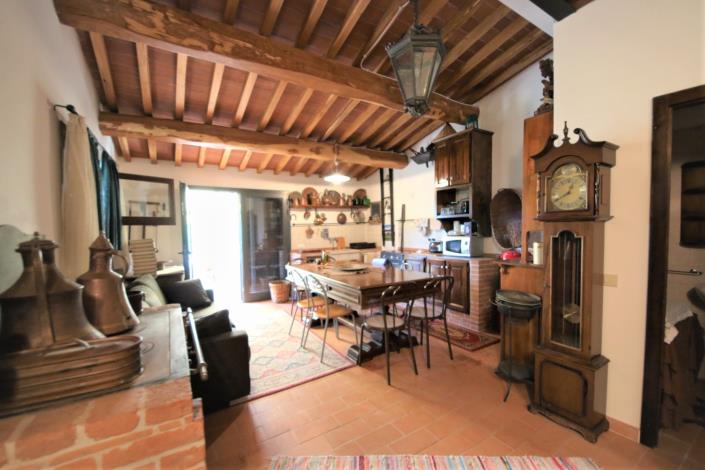 Image No.10-8 Bed Country House for sale