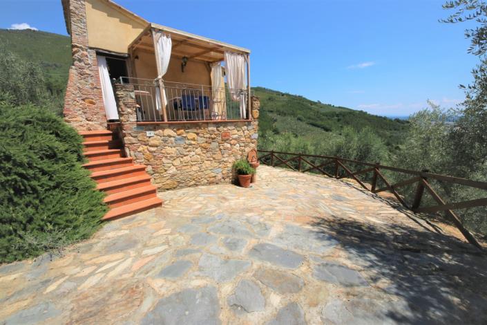 Image No.12-8 Bed Country House for sale