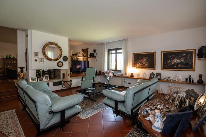 Image No.4-5 Bed Mansion for sale