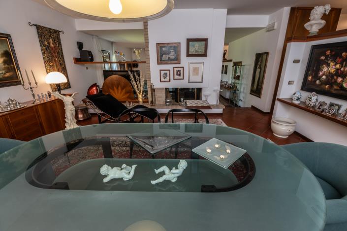 Image No.6-5 Bed Mansion for sale