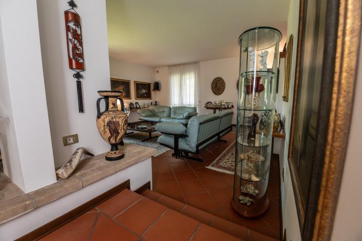 Image No.9-5 Bed Mansion for sale