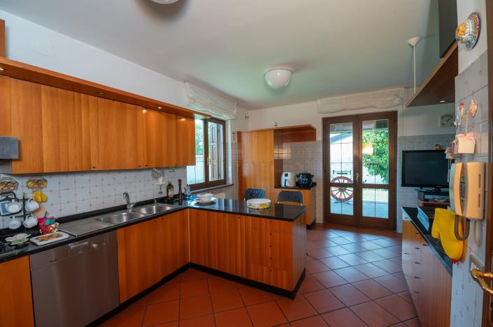 Image No.12-5 Bed Mansion for sale