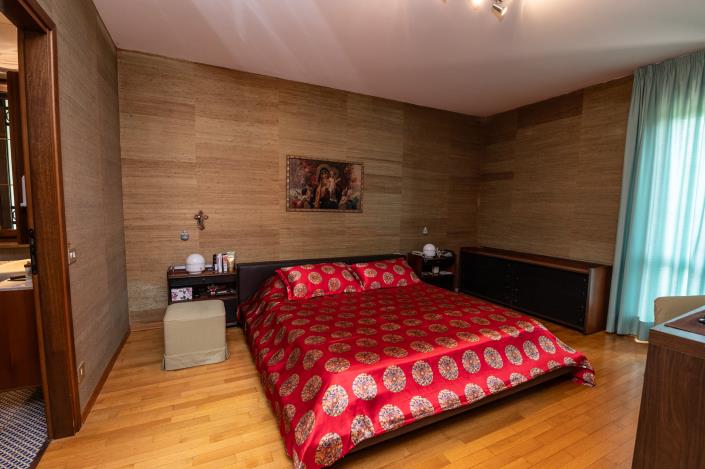 Image No.16-5 Bed Mansion for sale