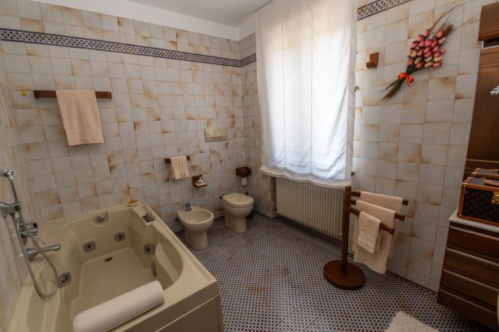 Image No.22-5 Bed Mansion for sale