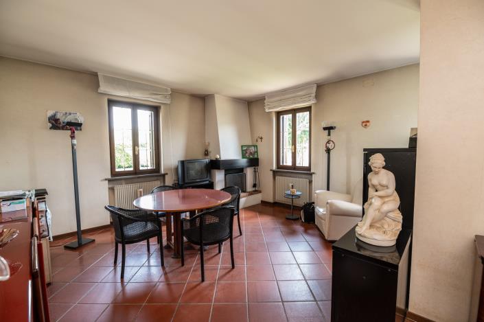 Image No.32-5 Bed Mansion for sale