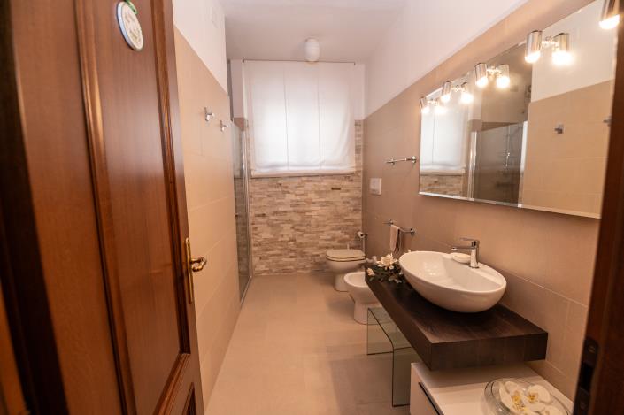 Image No.42-5 Bed Mansion for sale