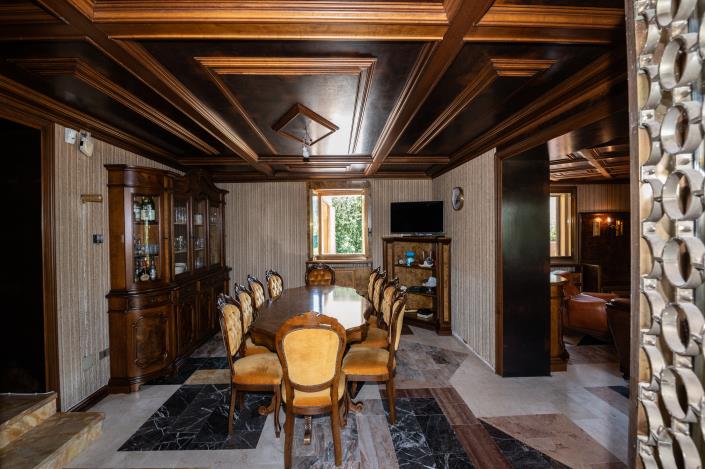 Image No.7-6 Bed Mansion for sale