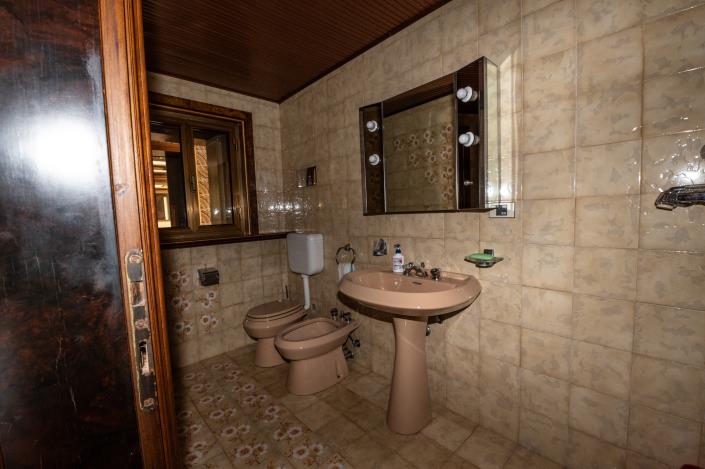 Image No.12-6 Bed Mansion for sale