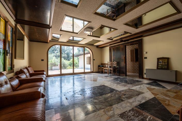 Image No.14-6 Bed Mansion for sale