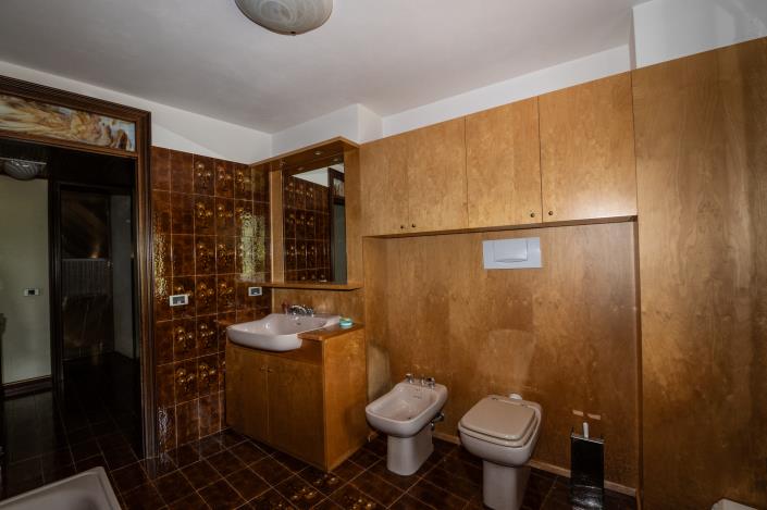 Image No.22-6 Bed Mansion for sale