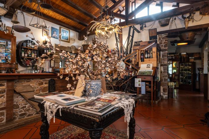 Image No.4-18 Bed Restaurant for sale