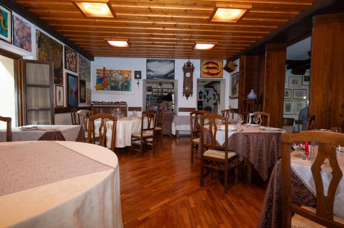 Image No.10-18 Bed Restaurant for sale