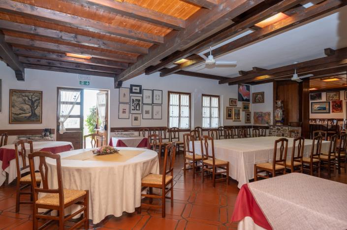 Image No.18-18 Bed Restaurant for sale