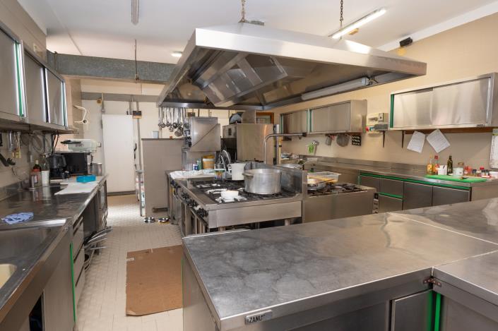 Image No.23-18 Bed Restaurant for sale