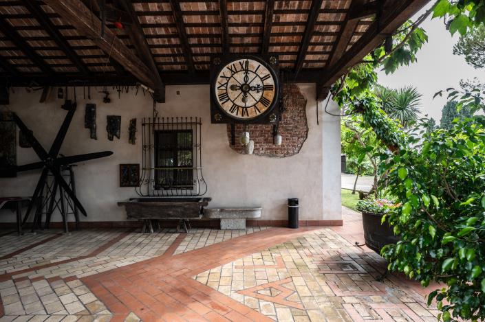 Image No.30-18 Bed Restaurant for sale