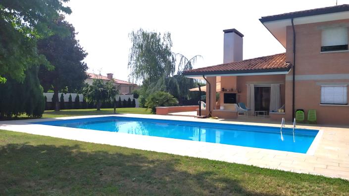 Image No.1-3 Bed Mansion for sale