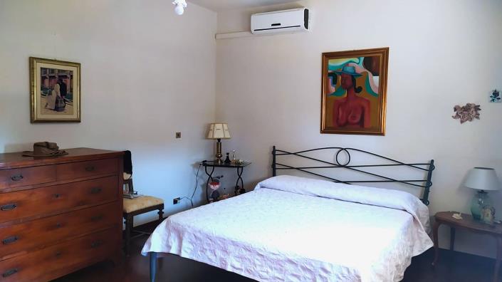 Image No.9-3 Bed Mansion for sale